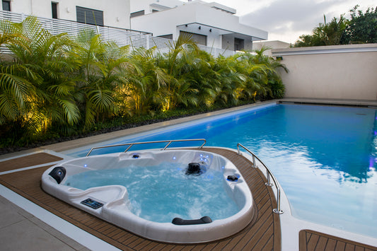 YACHT POOL